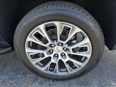 New 2026 GMC Yukon Denali w/ Advanced Technology Package RWD image 8