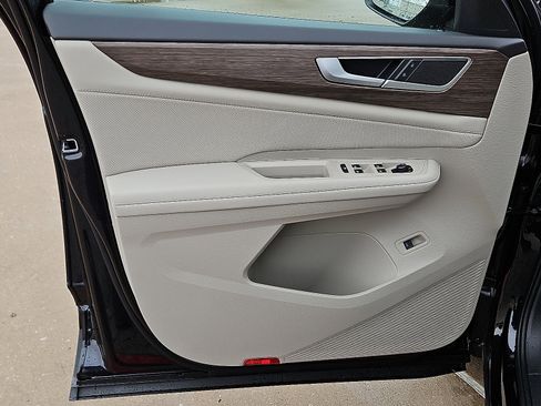 New 2026 Volkswagen Atlas SEL image 14