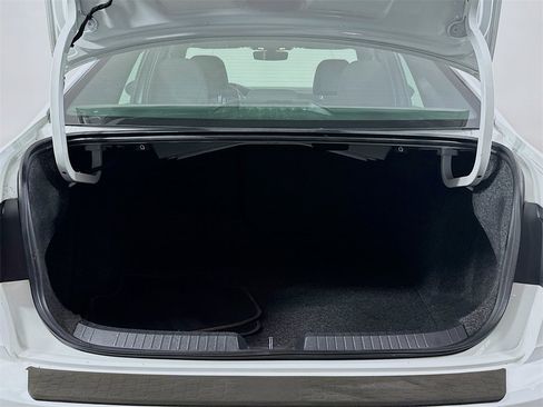 Used 2019 Volkswagen Jetta GLI image 16