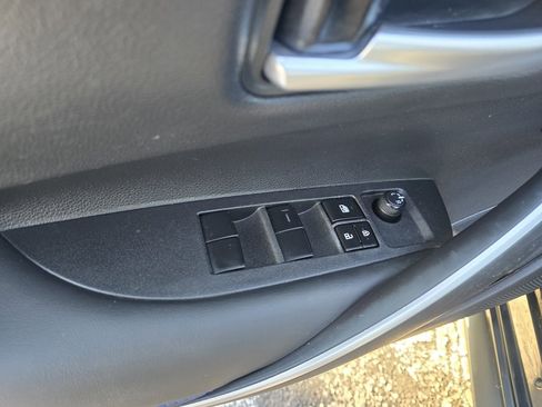 Used 2022 Toyota Corolla SE image 17