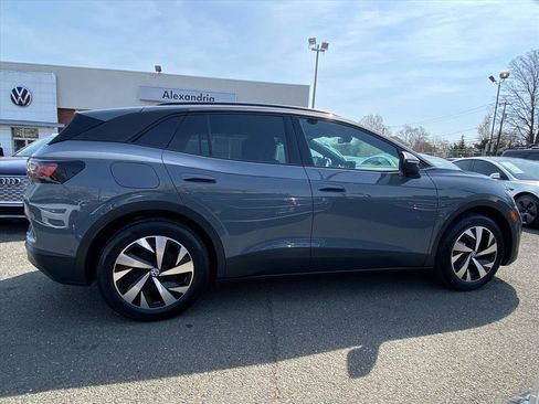 Used 2024 Volkswagen ID.4 2WD image 2