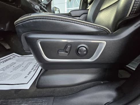 Used 2024 RAM 1500 Laramie AWD/4WD image 16