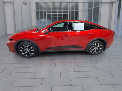 Used 2023 Toyota Crown XLE image 5