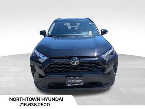 Used 2025 Toyota RAV4 XLE AWD/4WD image 5