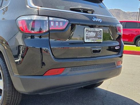 Used 2022 Jeep Compass Latitude FWD image 5