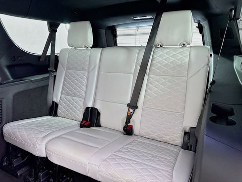 Used 2025 Cadillac Escalade ESV Sport Platinum AWD/4WD image 13