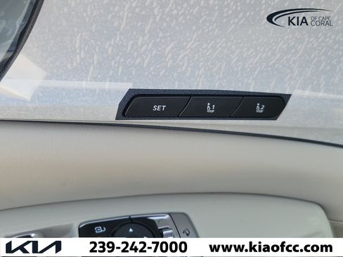 New 2026 Kia Carnival EX FWD image 24