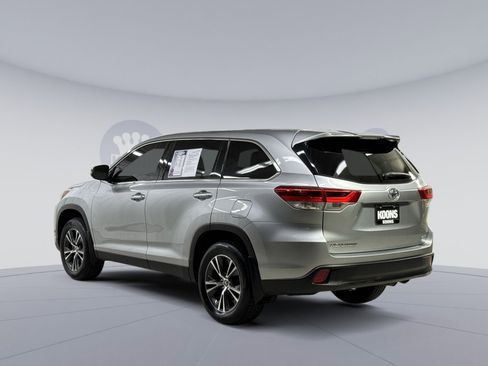 Used 2019 Toyota Highlander LE image 10
