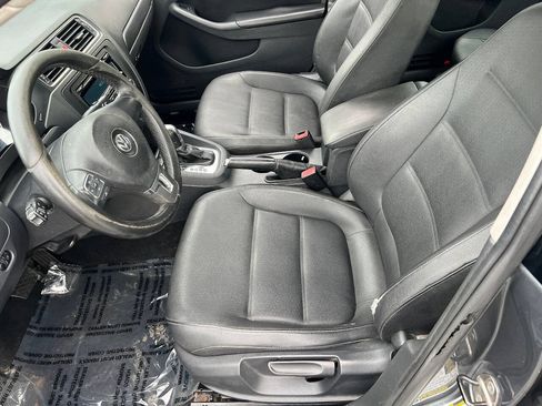 Used 2012 Volkswagen Jetta SE FWD image 18
