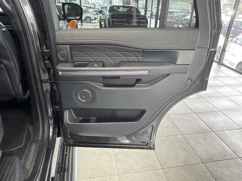 Used 2023 Ford Expedition Platinum AWD/4WD image 15
