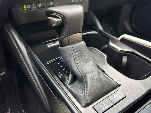 Used 2025 Lexus ES 300h w/ Premium Package FWD image 20