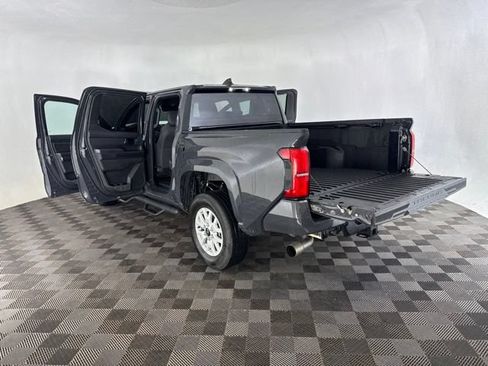 Used 2024 Toyota Tacoma SR5 AWD/4WD image 21