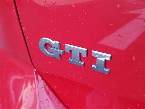 Used 2016 Volkswagen Golf S image 6