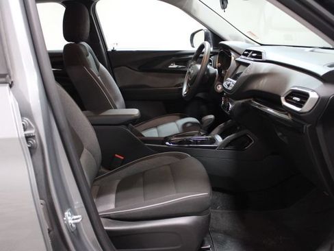 Used 2023 Chevrolet TrailBlazer LS FWD image 15
