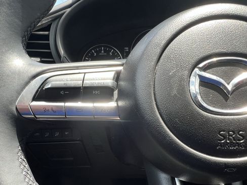 Used 2022 MAZDA MAZDA3 s FWD image 19