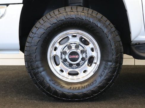 Used 2005 GMC Sierra 2500 SLE w/ Heavy-Duty Power Package AWD/4WD image 20