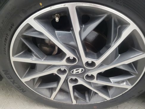 Used 2019 Hyundai Elantra Limited FWD image 31