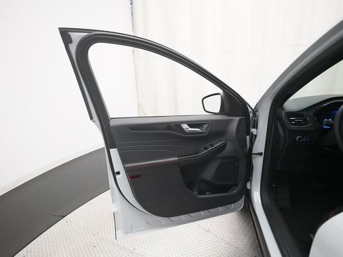 Used 2025 Ford Escape ST-Line w/ Tech Pack #1 image 27