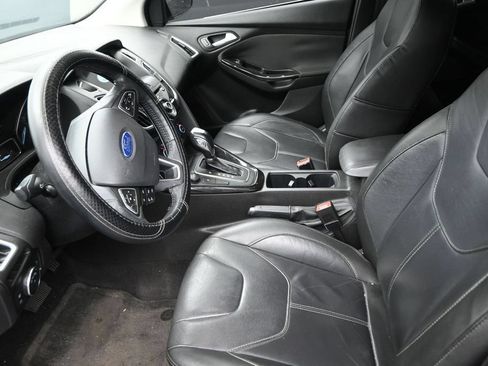 Used 2018 Ford Focus Titanium FWD image 12