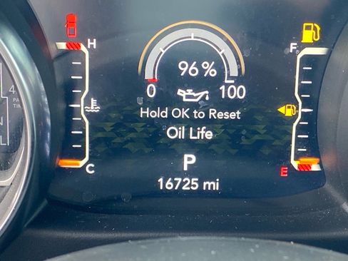 Used 2022 Jeep Gladiator Overland image 23