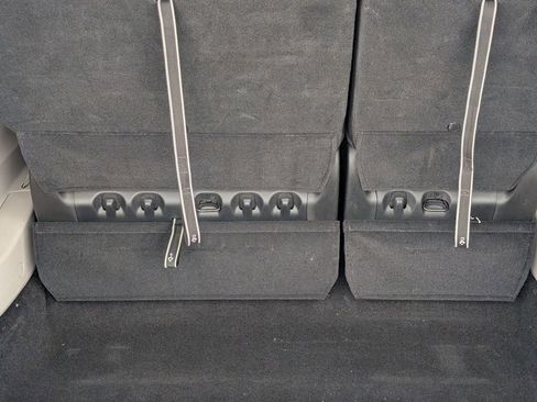 Used 2023 Chrysler Pacifica Touring-L image 18