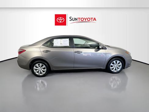 Used 2016 Toyota Corolla LE FWD image 2