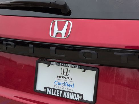 Certified 2025 Honda Pilot Black Edition image 29