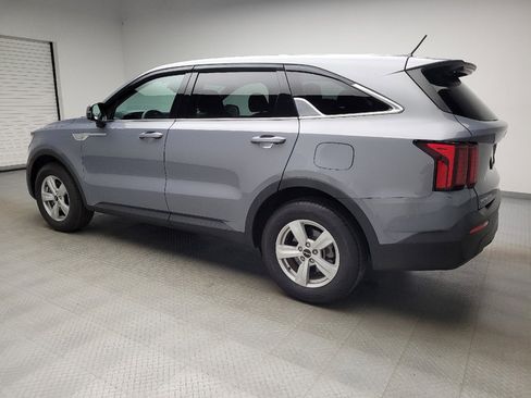 Used 2023 Kia Sorento LX FWD image 3