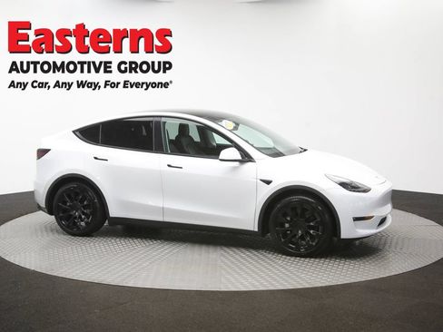 Used 2022 Tesla Model Y Long Range AWD/4WD image 40