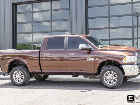 Used 2015 RAM 3500 Laramie w/ Convenience Group AWD/4WD image 8