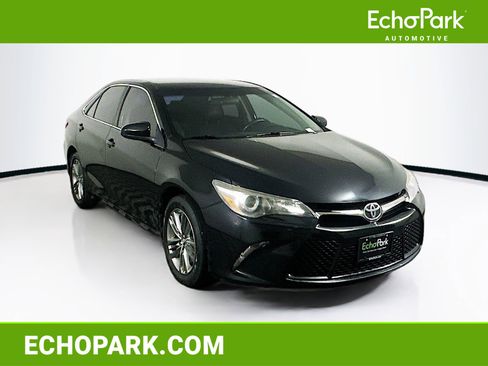 Used 2017 Toyota Camry SE FWD image 1