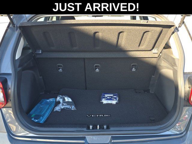 Certified 2025 Hyundai Venue SEL FWD image 7