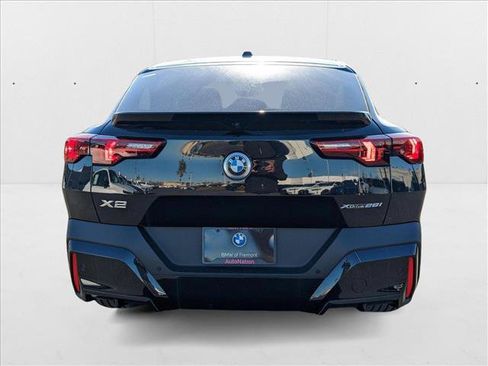 Used 2025 BMW X2 xDrive28i w/ Technology Package image 7