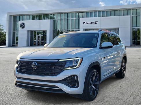 Certified 2024 Volkswagen Atlas SEL Premium R-Line image 3