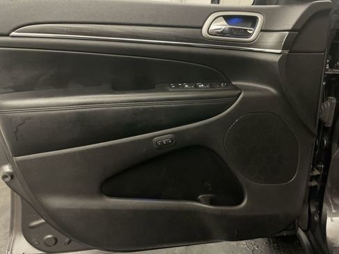 Used 2020 Jeep Grand Cherokee Limited w/ Premium Lighting Group AWD/4WD image 17