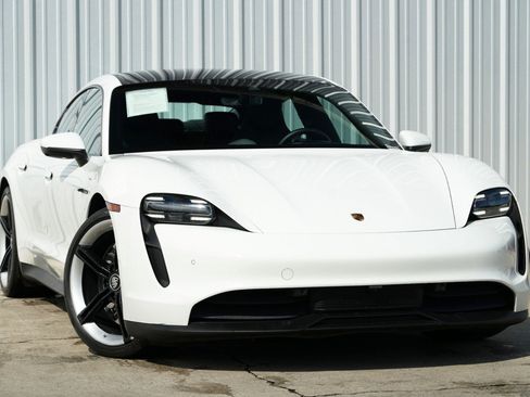 Used 2021 Porsche Taycan image 4