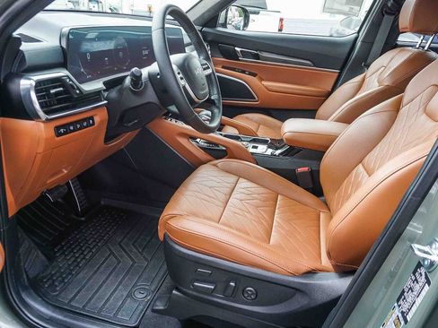 Certified 2025 Kia Telluride SX Prestige X-Line AWD/4WD image 17