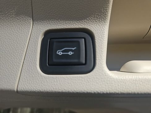 Used 2023 GMC Acadia Denali w/ Denali Ultimate Package image 24