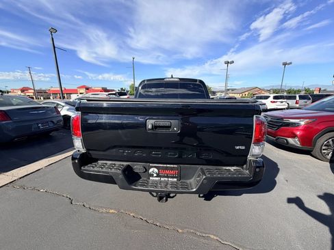 Used 2021 Toyota Tacoma TRD Off-Road w/ Technology Package AWD/4WD image 5