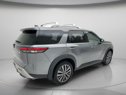 Used 2023 Nissan Pathfinder SL w/ SL Premium Package AWD/4WD image 5
