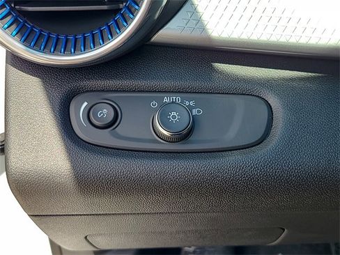 New 2026 Chevrolet Trax LT w/ Driver Confidence Package image 25