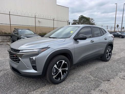 New 2026 Chevrolet Trax RS w/ Sunroof Package image 3