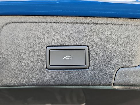 New 2026 Volkswagen Atlas Cross Sport SE image 7