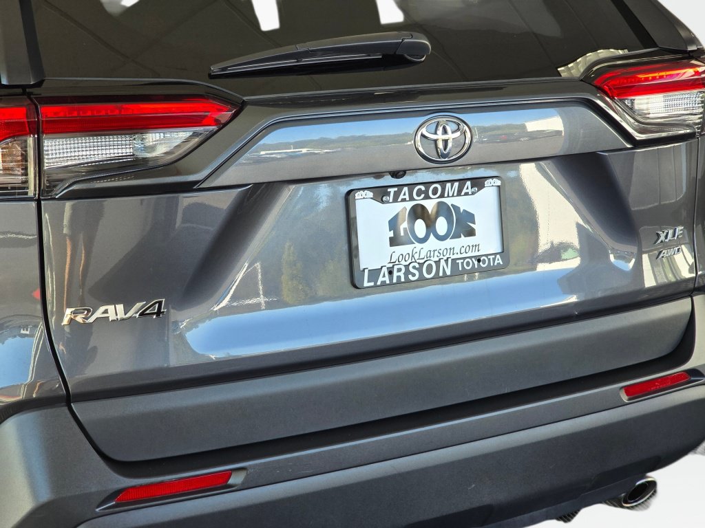 Used 2025 Toyota RAV4 XLE AWD/4WD image 13
