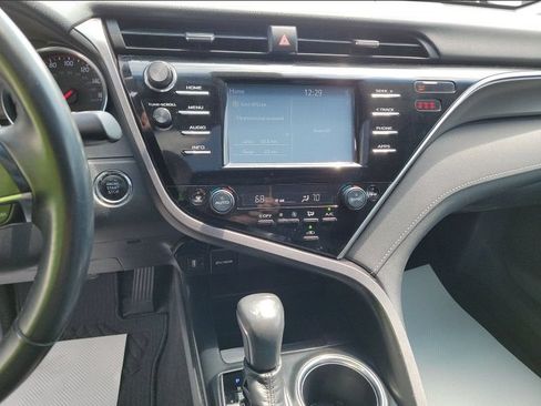 Used 2018 Toyota Camry XSE FWD image 4