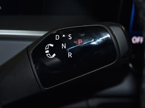 New 2026 Volkswagen Tiguan SE R-Line image 14