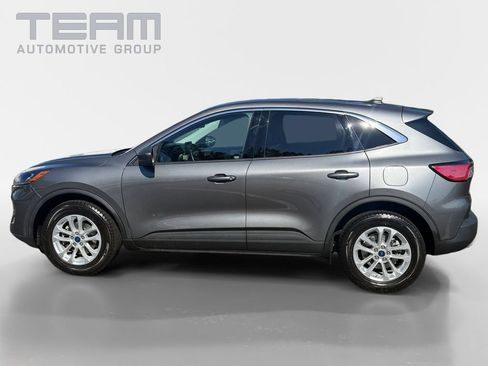 Used 2022 Ford Escape SE w/ Cold Weather Package AWD/4WD image 4
