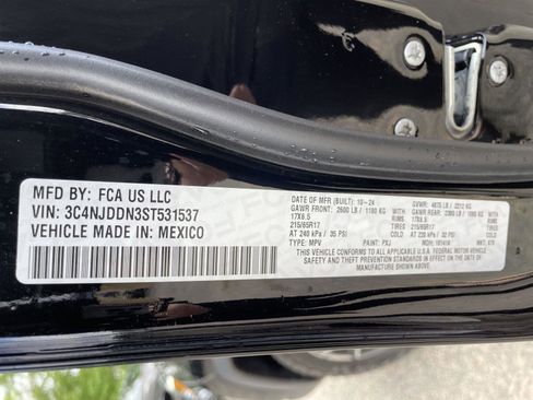 Used 2025 Jeep Compass Trailhawk w/ Trailhawk Elite Group image 11