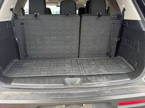 Used 2024 Nissan Pathfinder SV w/ SV Premium Package image 12