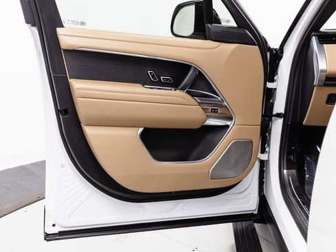 Used 2024 Land Rover Range Rover Autobiography image 5